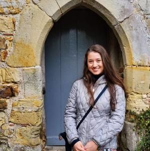 Meet your Posher, Emilia